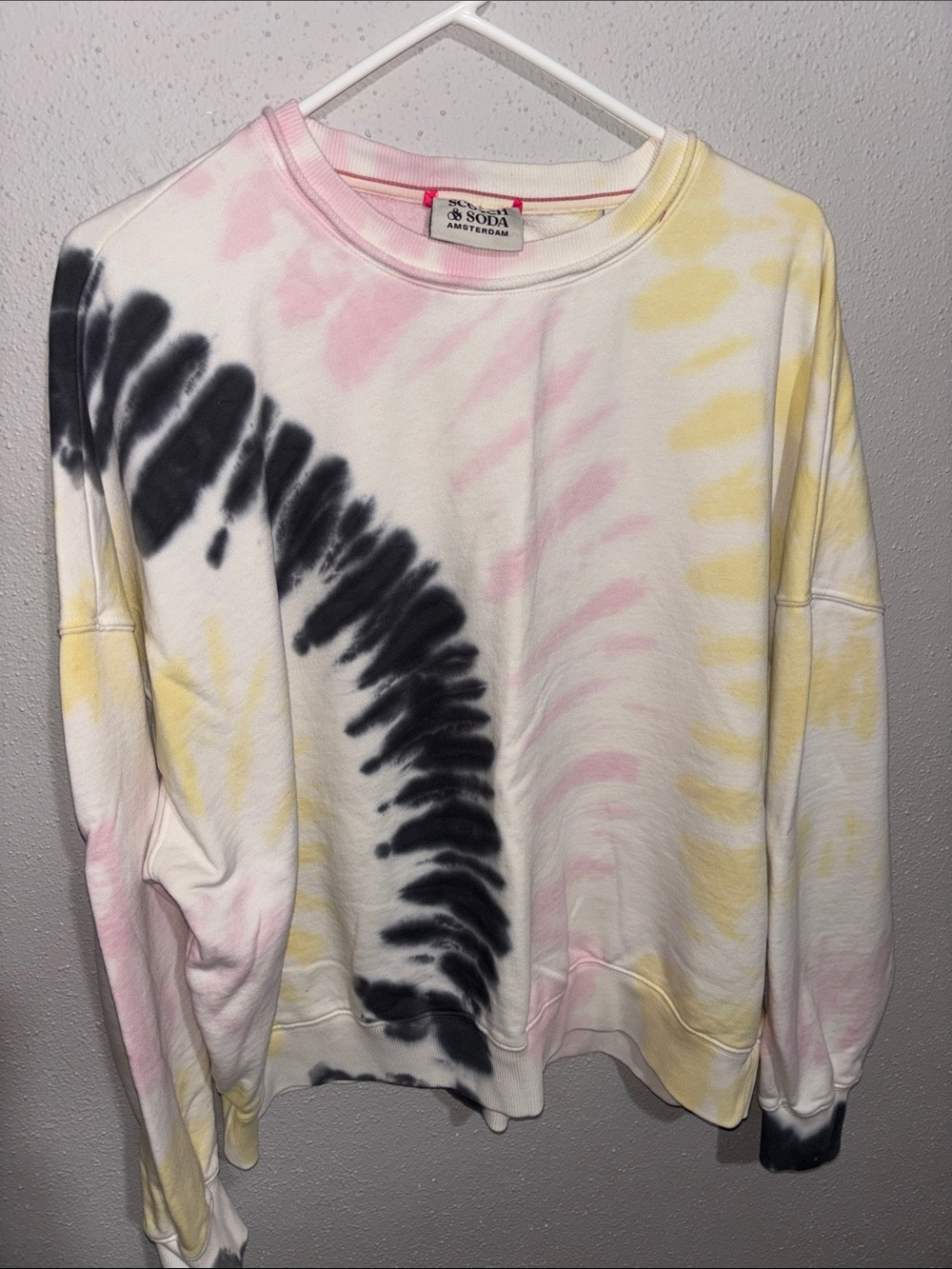 Scotch & Soda Tie-Dye Crewneck Sweatshirt in Pink, Yellow & Black (size X-Large)